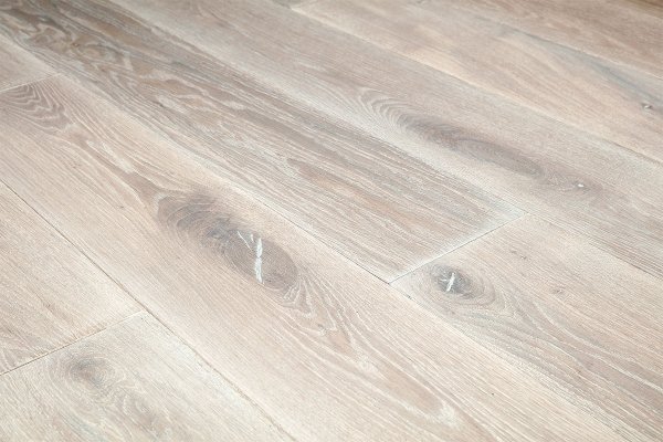 Elegant Snow White Oiled Engineered Europa Solid Rustic Oak Flooring Wood  £59.77Psqm  1015-59